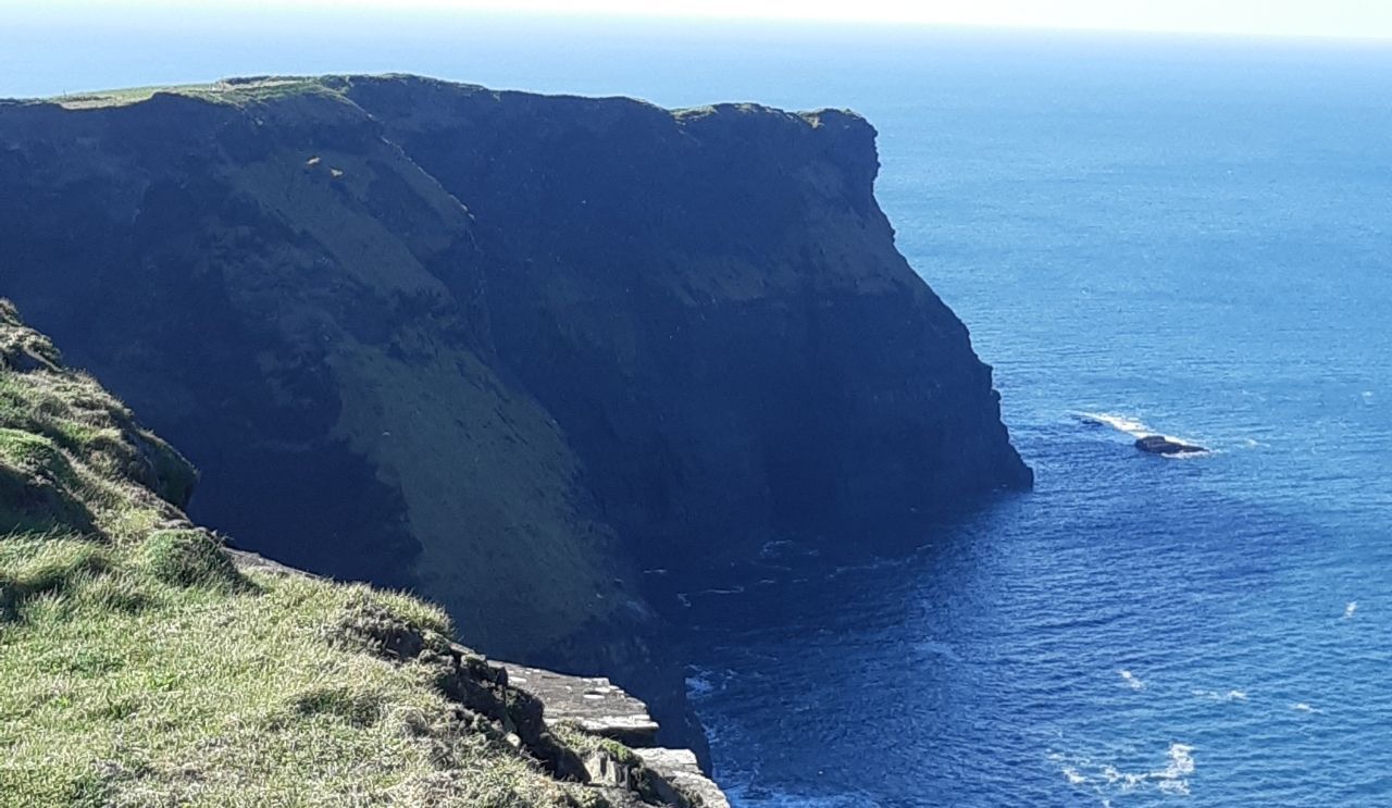 Cliffs of Moher Bain Banner